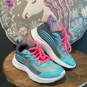 Girl’s Skechers Sneakers